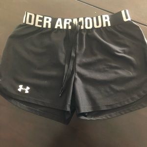 Under armor xs black shorts